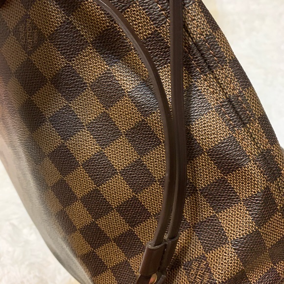 Authentic Louis Vuitton Neverful MM - Picture 4 of 16